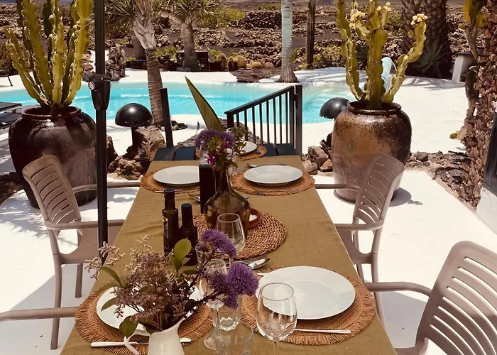 Malvasia Rural Estate & Vineyard 티아즈