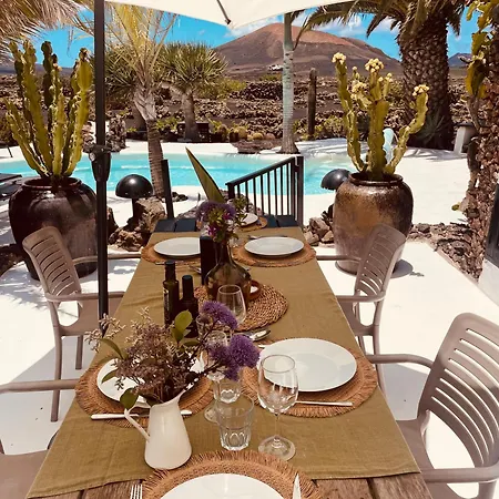 Malvasia Rural Estate & Vineyard Tías