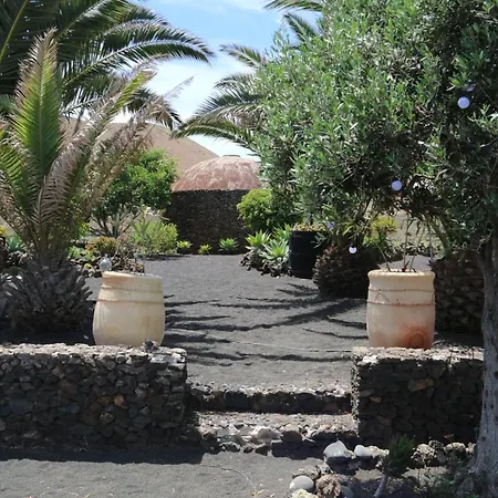 Konukevi Malvasia Rural Estate & Vineyard Tías